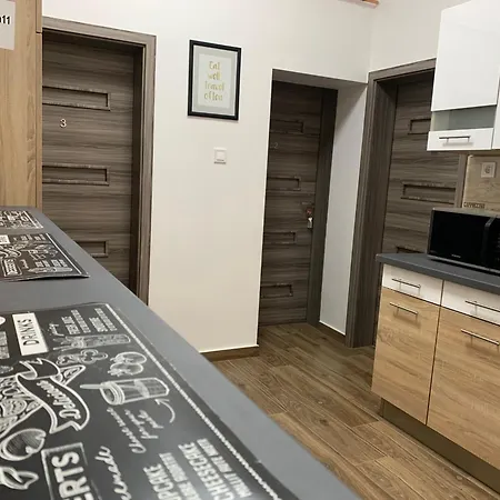 With 3 Bedrooms - Downtown Apartment
